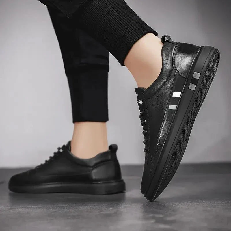 ¡PAGÁ 1, LLEVÁ 4! Kit All Black: 2 Zapatillas Flat Neo de Cuero Legítimo y 2 Relojes Premium | PROMOCIÓN ESPECIAL 30 AÑOS - ENVÍO GRATIS